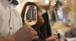 Cours d’œnologie et dégustation dans une cave à vin à Strasbourg