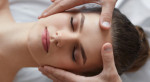 Soin massage du visage dans un spa à Plaisir près de Versailles