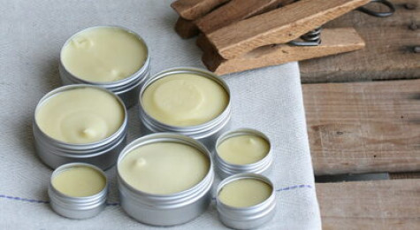 Atelier fabrication de savon au sein d'une ferme cosmétique paysanne près de Lyon