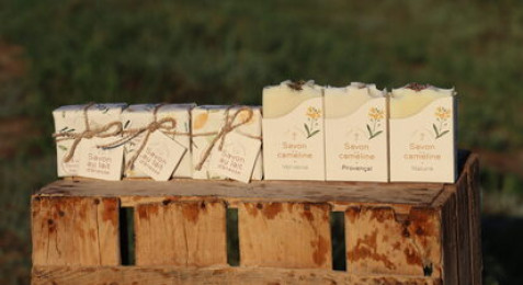Atelier fabrication de savon au sein d'une ferme cosmétique paysanne près de Lyon