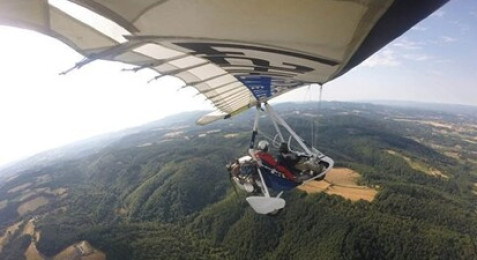 Baptême de l'air en ULM pendulaire - survol de la chaîne des puys près de Clermont Ferrand