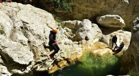 Canyoning à Saint-Paul-de-Fenouillet dans les Pyrénées-Orientales près de Perpignan
