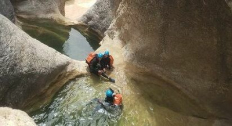 Canyoning dans le Cantal au Canyon de l'Alagnon près d'Aurillac