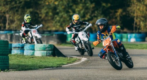 Initiation au pilotage en moto pour enfant - Circuit de Dreux
