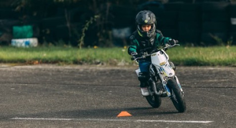 Initiation au pilotage en moto pour enfant - Circuit de Dreux