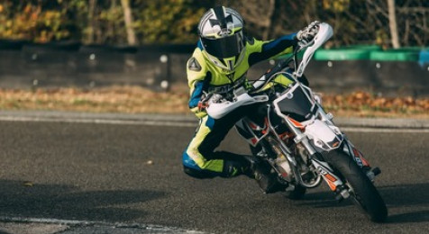 Initiation au pilotage en moto pour enfant - Circuit de Dreux
