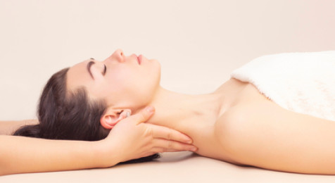 Massage relaxant en institut à Paris 14e - Quartier Denfert-Rochereau
