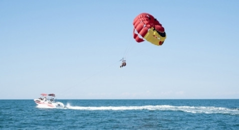 Parachute ascensionnel à Six-Fours-les-Plages près de Toulon