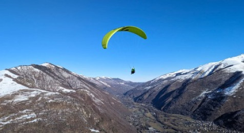 Vol en parapente au dessus de la vallée de Luchon