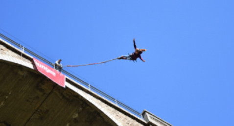 Saut à l'élastique au Viaduc de Coquilleau